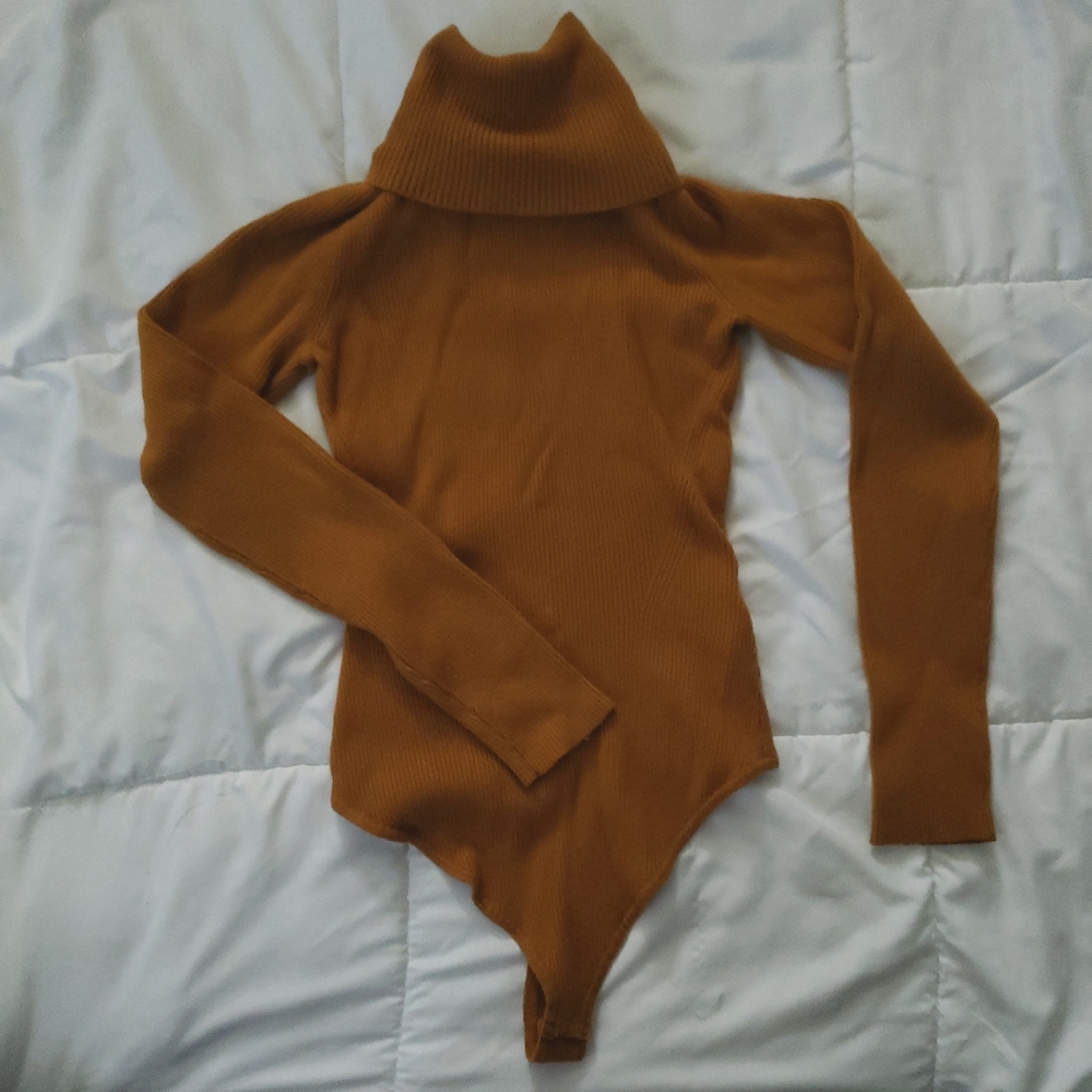 Abercrombie/ Medium/ Burnt Orange